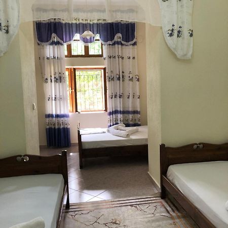 Stone Pazar Guest House Gjirokastër Екстериор снимка
